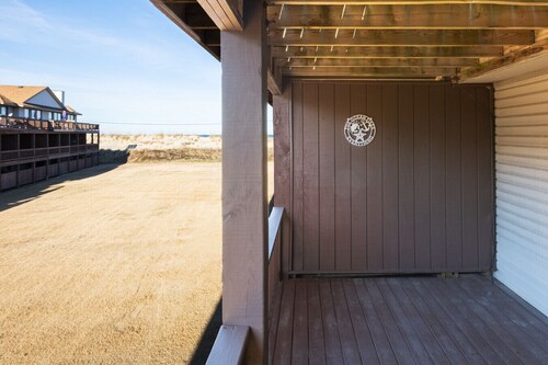 Bright Coastal Townhome | Steps to Beach | Pool, Bikes & More