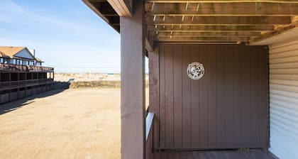 Bright Coastal Townhome | Steps to Beach | Pool, Bikes & More