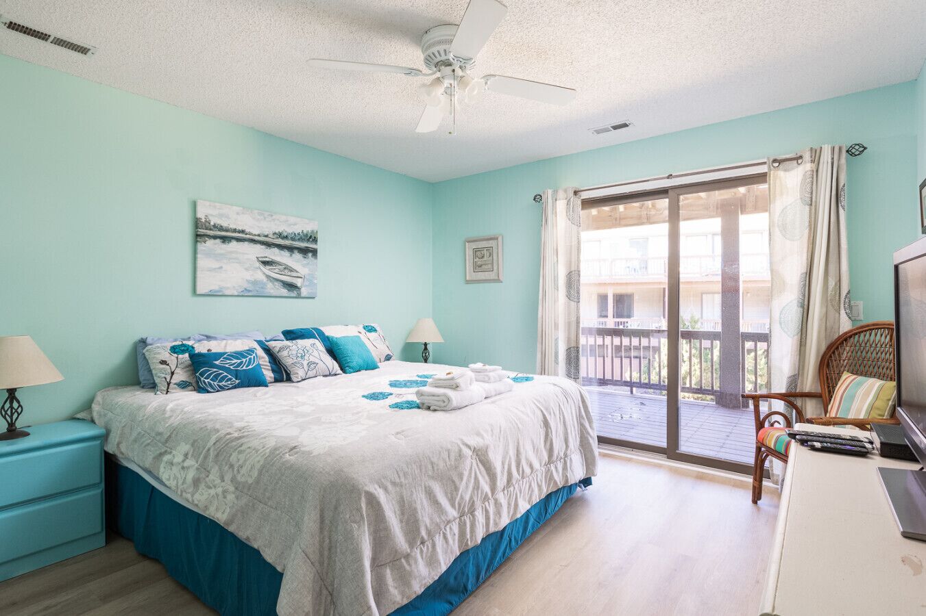 2 bedrooms, iron/ironing board, WiFi, bed sheets