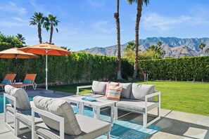 Terrace/patio - Palm Springs Oasis - Palm Springs Perfection: Relax, Play & Recharge in Your Own Oasis (Palm Springs)