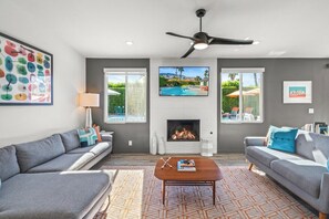 TV, fireplace - Palm Springs Oasis - Palm Springs Perfection: Relax, Play & Recharge in Your Own Oasis (Palm Springs)