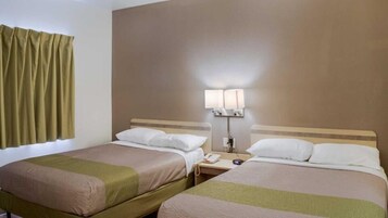 标准房, 2 张双人床, 无烟房 | 高档床上用品、特色家居、办公桌、笔记本电脑工作区