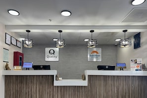 Lobby - Quality Inn Fishers - Indianapolis (Fishers)