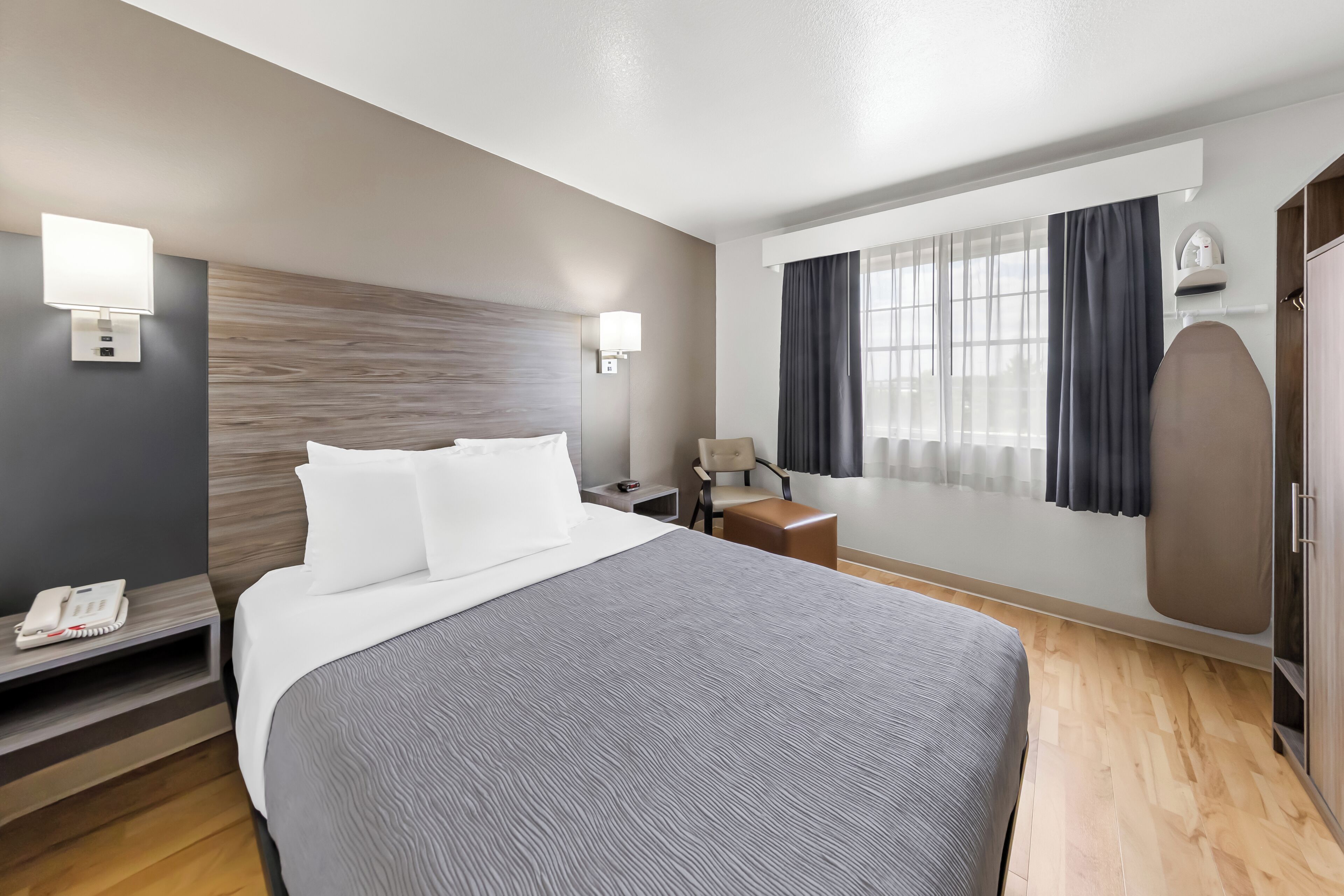 Room, 1 Queen Bed, Accessible, Non Smoking | Premium bedding, desk, laptop workspace, free WiFi