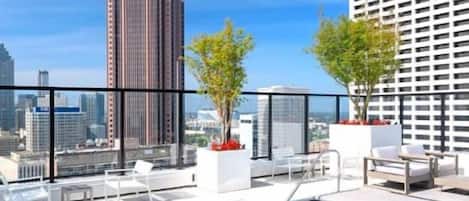Rooftop Pool Deck