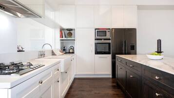 Fridge, microwave, oven, stovetop