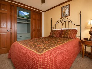1 bedroom, WiFi (free), bed sheets