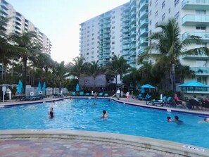 Pool - Beautiful Condo on the beach. Great Location!! (Hollywood)