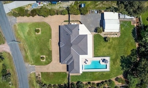 Exterior - Coast and Country Estate - 15m Heated Pool and Minutes to Beach (One Mile)