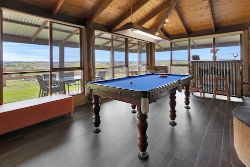 Meningie Homestead: Enjoy a country getaway on the banks of the Tambo River