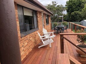 Outdoor dining - 19 Pindari Parade - YOUR PERFECT FAMILY HOLIDAY DESTINATION (PORT MACQUARIE)