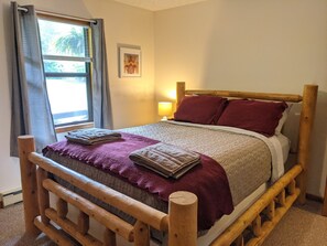 5 bedrooms, free WiFi, bed sheets