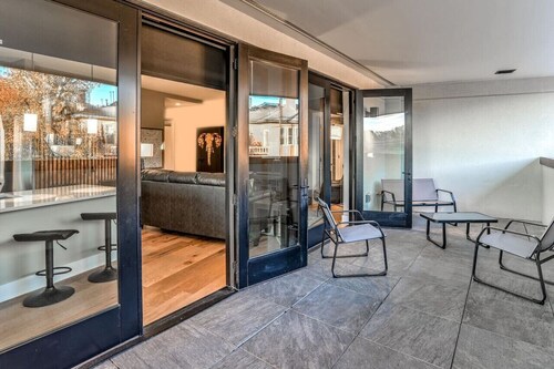 Downtown Asheville Large Enclosed Balcony