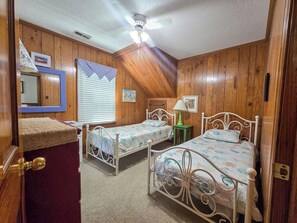 Room - Semi-ocean front, Hot Tub. Ocean views! (Nags Head)