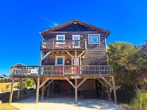 Exterior - Semi-ocean front, Hot Tub. Ocean views! (Nags Head)