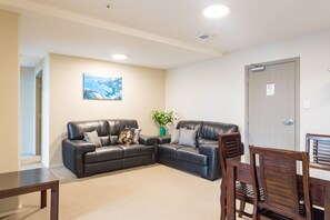 Apartment | Living area