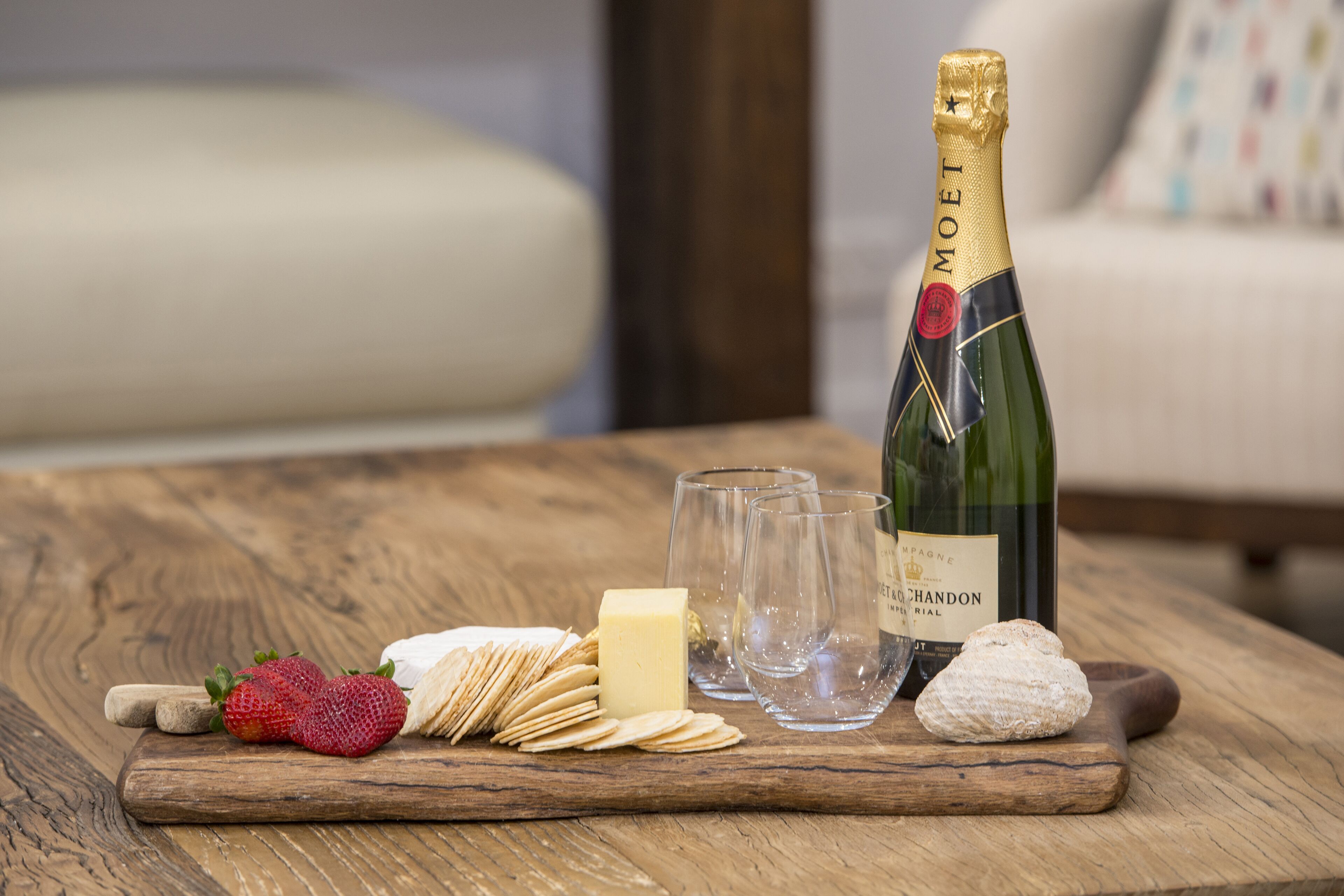 Stunning Couples Retreat with Ocean Views just 300 Metres to Beach — image 13