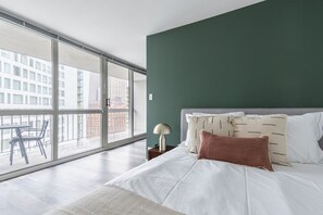 1 habitación, tabla de planchar con plancha, wifi y ropa de cama
