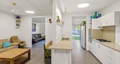 Oasis - Modern 4 Bedroom holiday home with endless views.