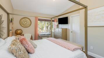 1 soverom, skrivebord, strykejern/-brett og wi-fi (inkludert)