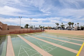 Sports court - Mesa Spirit RV Resort (Mesa)
