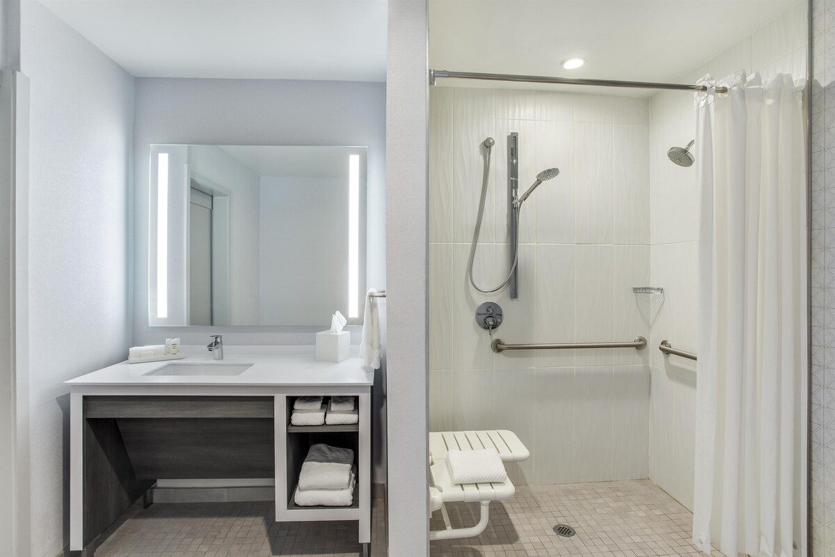 Bathroom shower