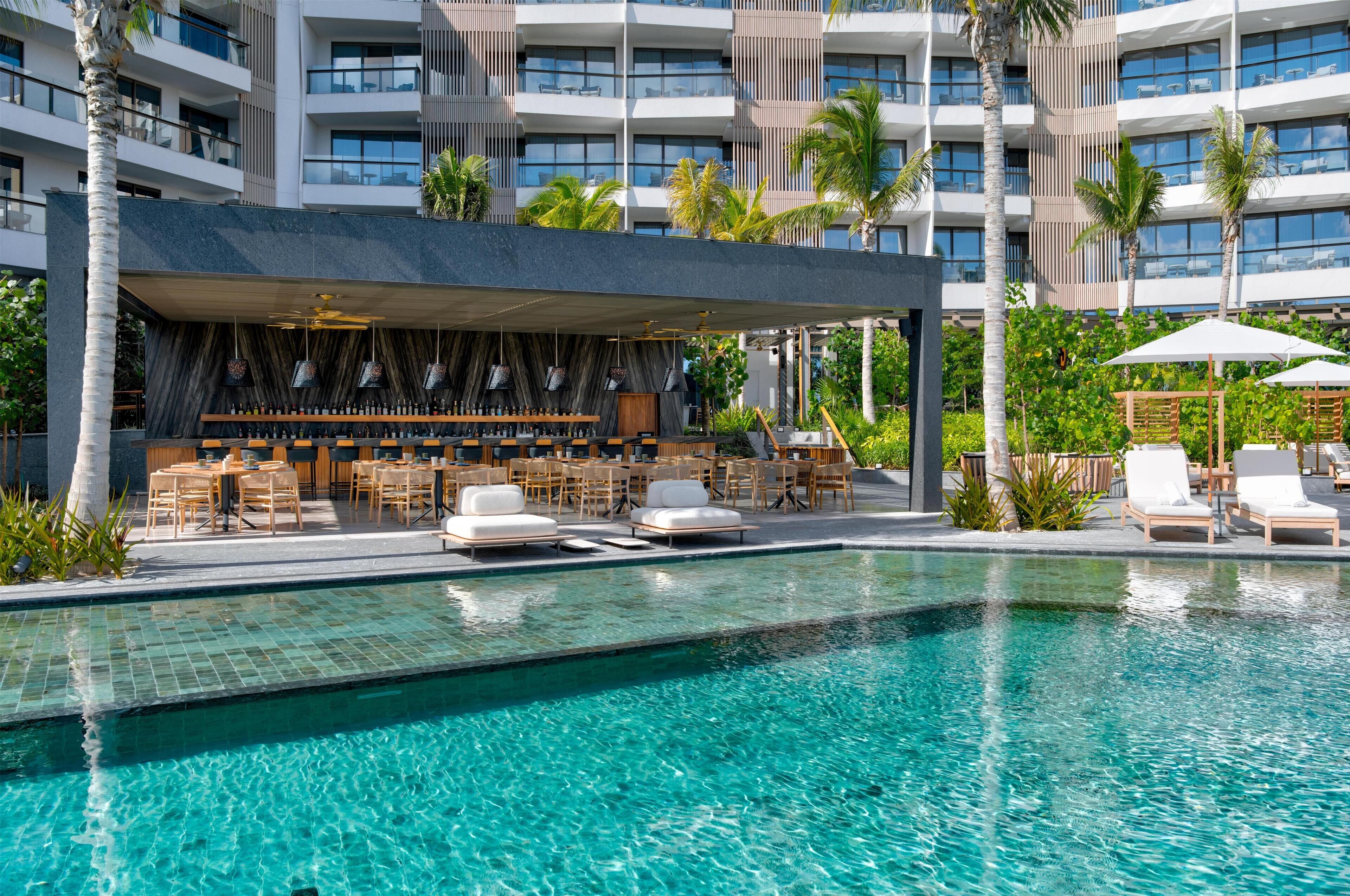 2 piscinas al aire libre