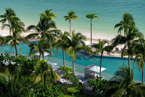 2 outdoor pools