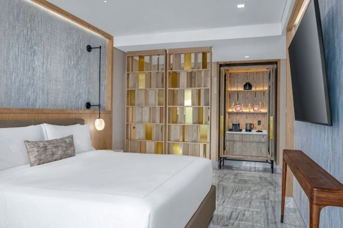 In-room safe, blackout drapes, iron/ironing board, WiFi (free)