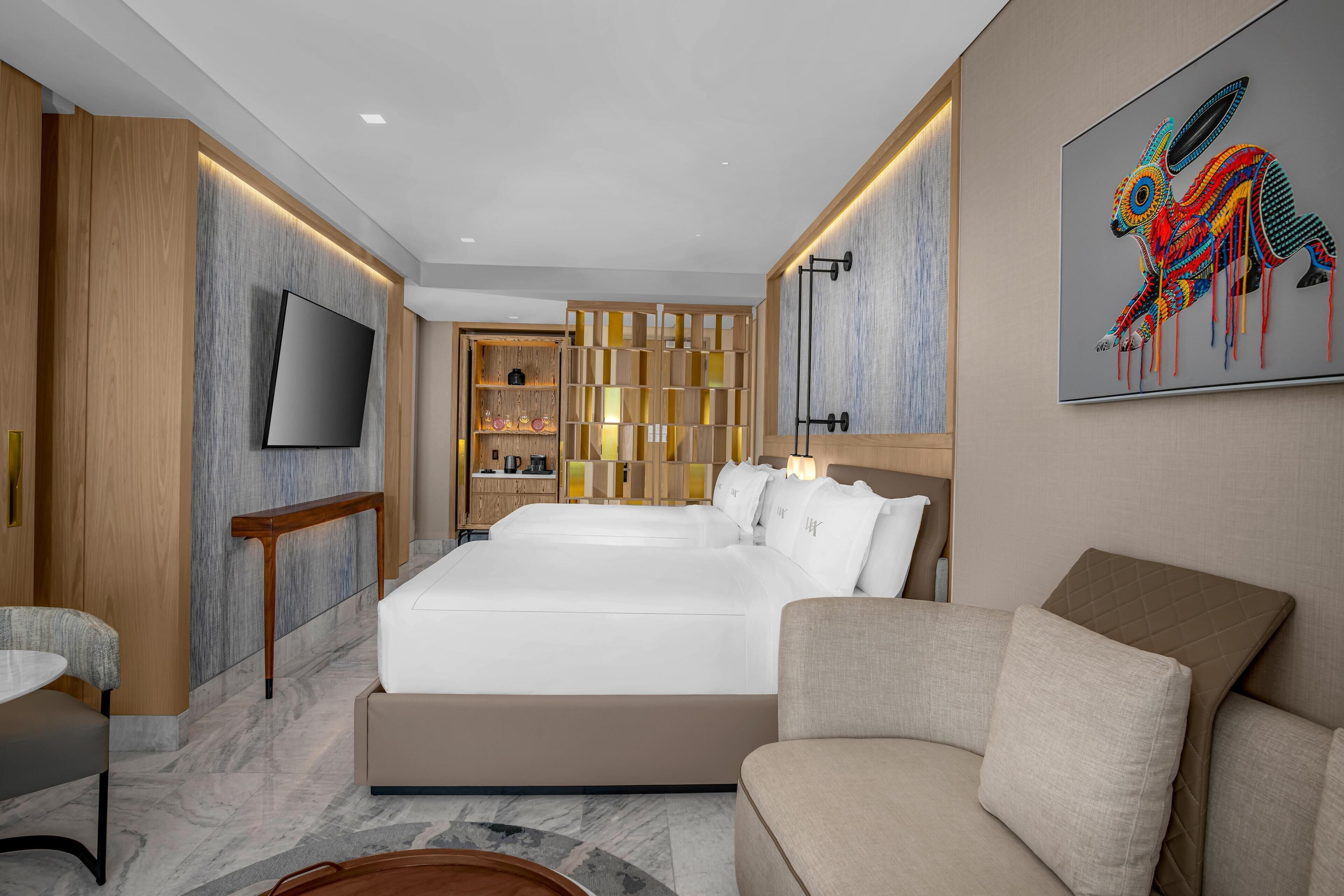 Zimmersafe, Verdunkelungsvorhänge, Bügeleisen/Bügelbrett