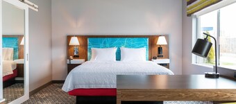 Hampton Inn & Suites Marshfield