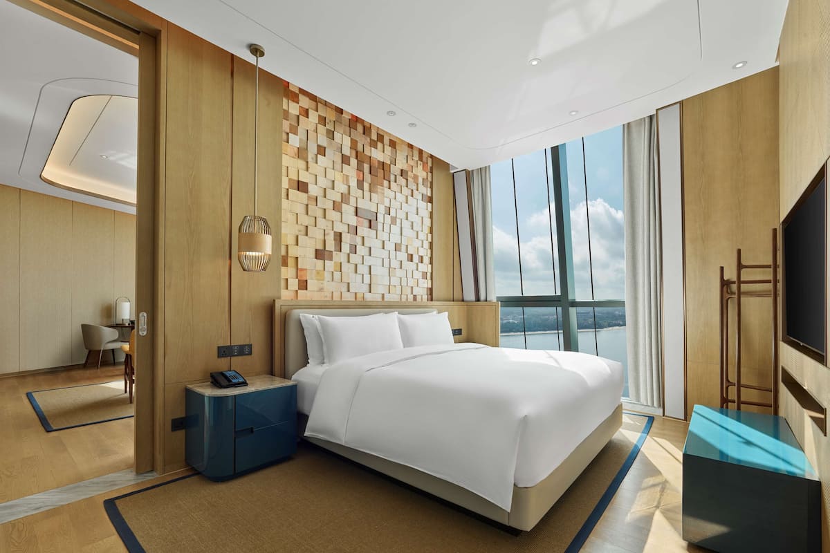 ONE BEDROOM SUITE