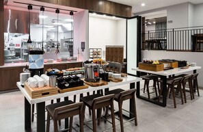 Petit déjeuner préparé sur commande servi tous les jours en supplément