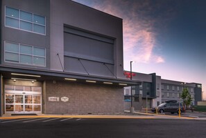 Exterior - Hampton Inn Riverside March Air Force Base (March Air Reserve Base)