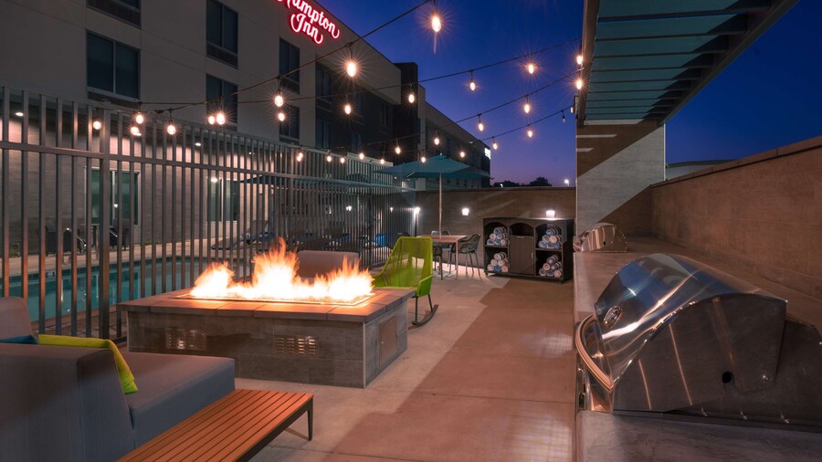 ホーム 2 スイーツ バイ ヒルトン リバーサイド マーチ エア フォース ベース