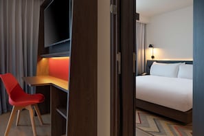 Family Quadruple Room, 1 King Bed