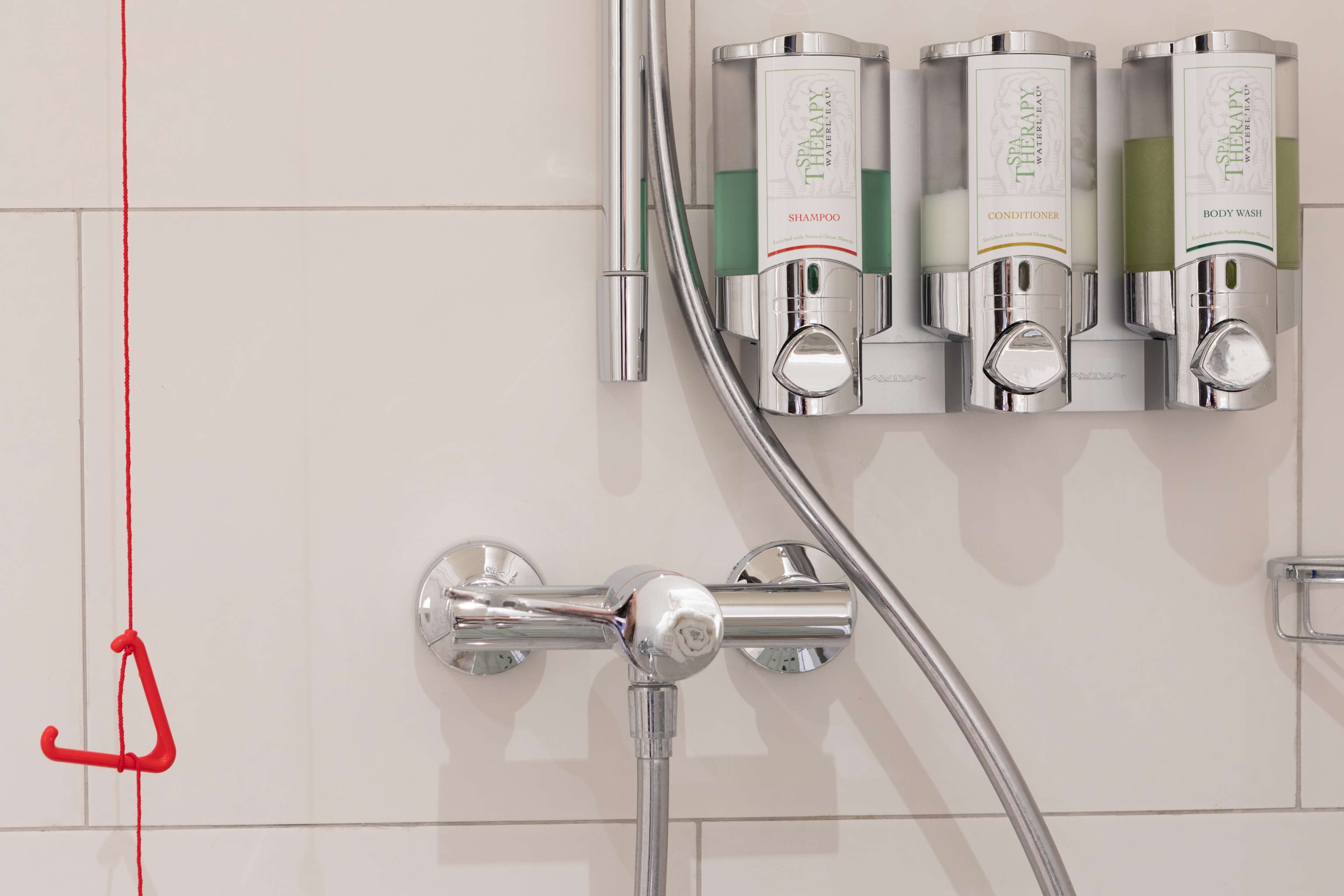 shower, rainfall showerhead, free toiletries, hair dryer