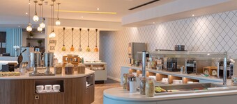 Hampton by Hilton Ashford International