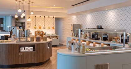 Hampton by Hilton Ashford International