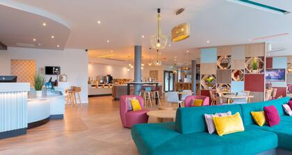 Hampton by Hilton Ashford International