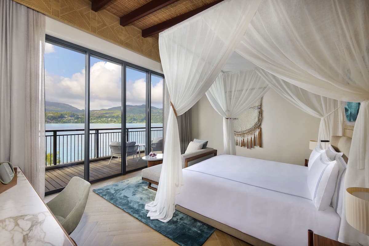 Premium bedding, free minibar items, in-room safe, desk