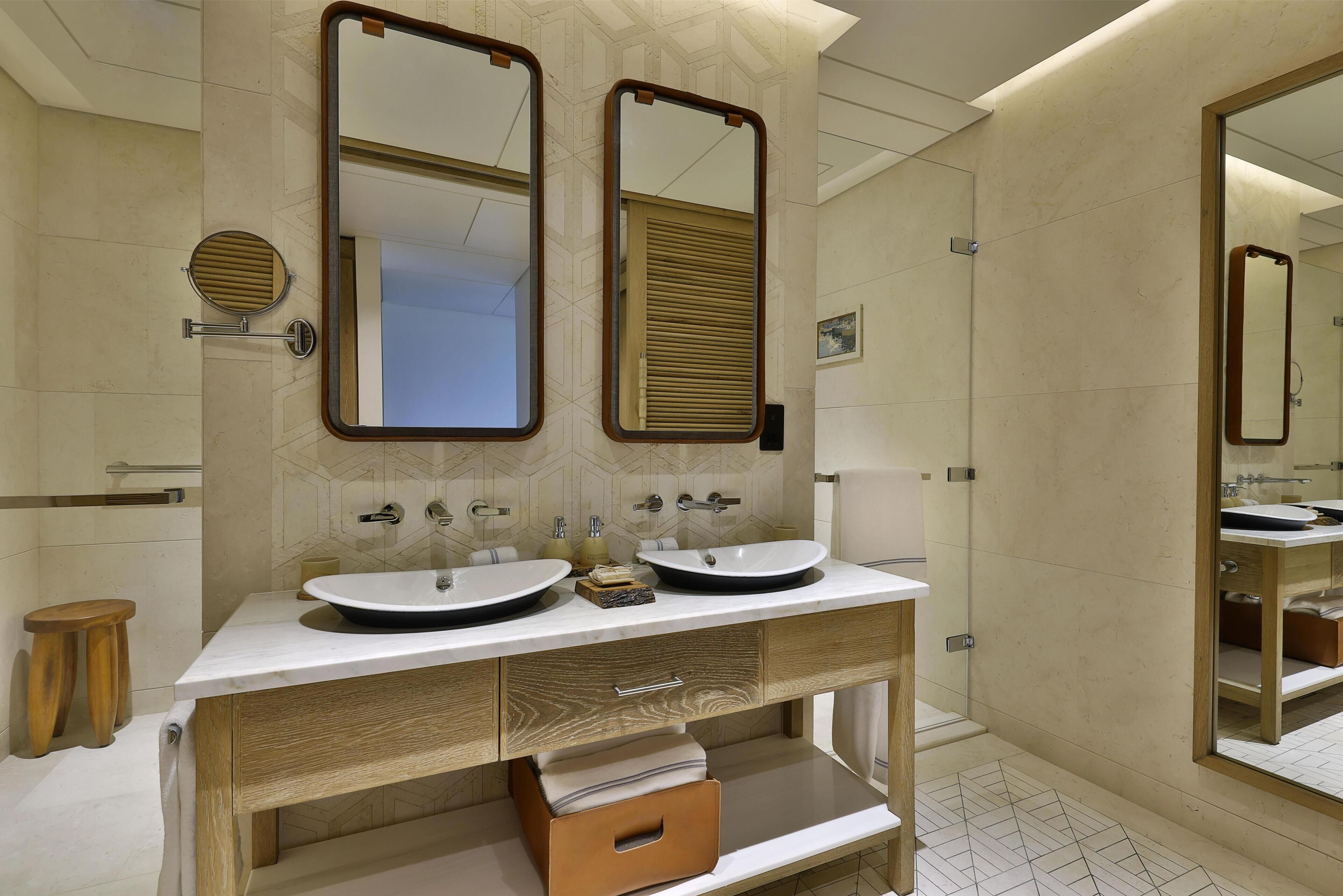 Buồng tắm vòi sen