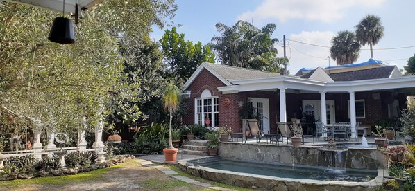 حمّام سباحة خارجي