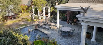 Quiet Garden Retreat Downtown Orlando - Private Apartment, Shared Pool and Patio