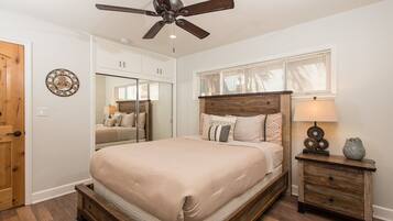 2 bedrooms, iron/ironing board, WiFi, bed sheets