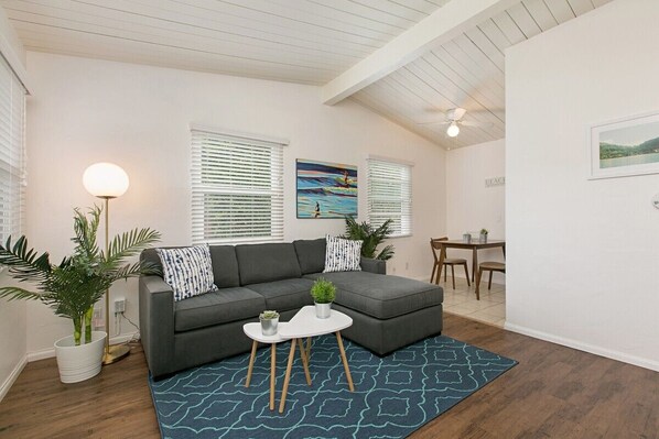 Een televisie en een kantoor