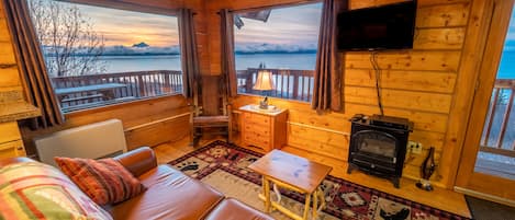 Smart-TV, Bücher, Stereoanlage