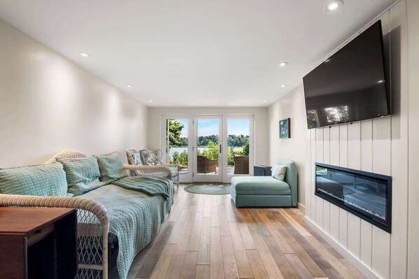 Téléviseur, bureau