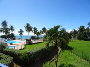 Outdoor pool - Lovely Studio, sea view and beach access 50 m'away (Le Gosier)