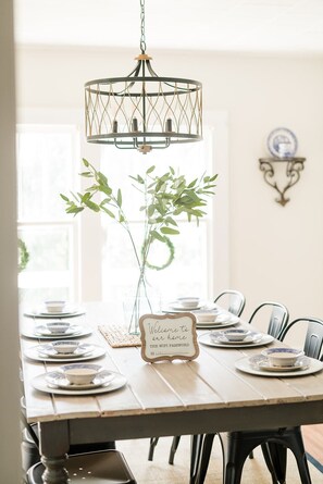 Dining - The Chic Farmhouse- as featured on farmhouse tours (Gastonia)
